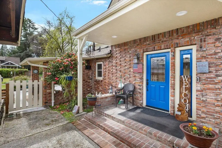 440 Bush Street, Central Point, OR 97502 - #2