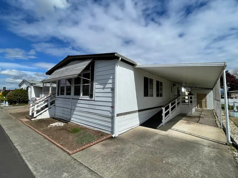 301 Freeman Road #UNIT 90, Central Point, OR 97502 - #3