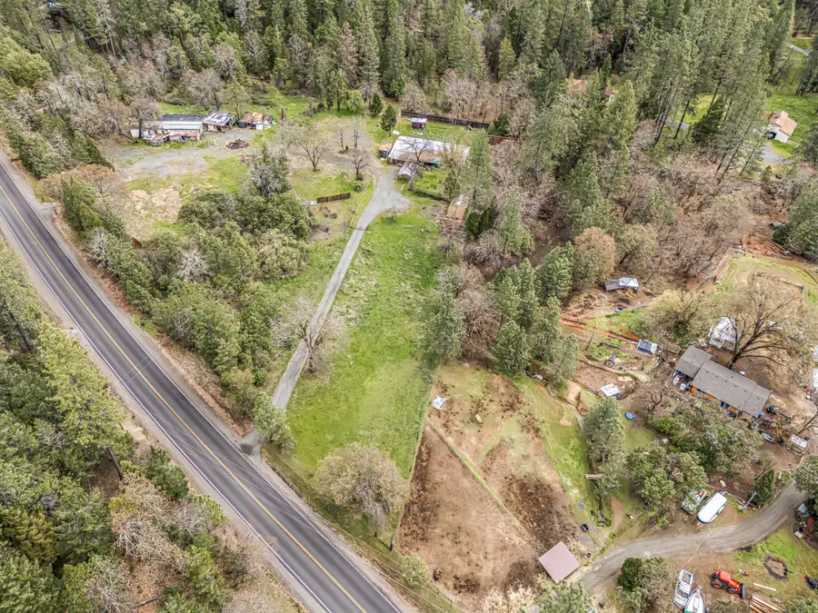9600 W Evans Creek Road, Rogue River, OR 97537 - #2
