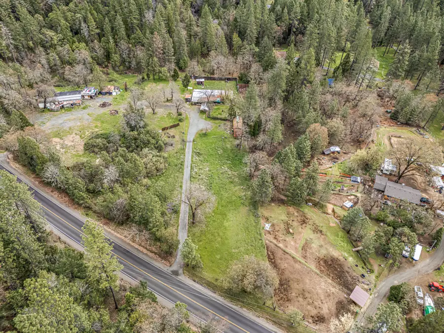 9650 W Evans Creek Road, Rogue River, OR 97537 - #3