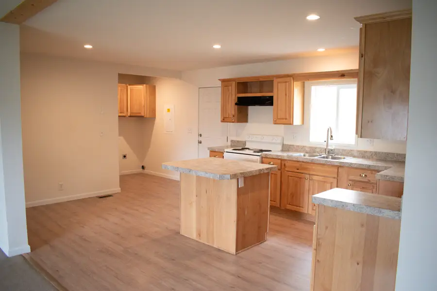 424 S Harney Avenue, Burns, OR 97720 - #3