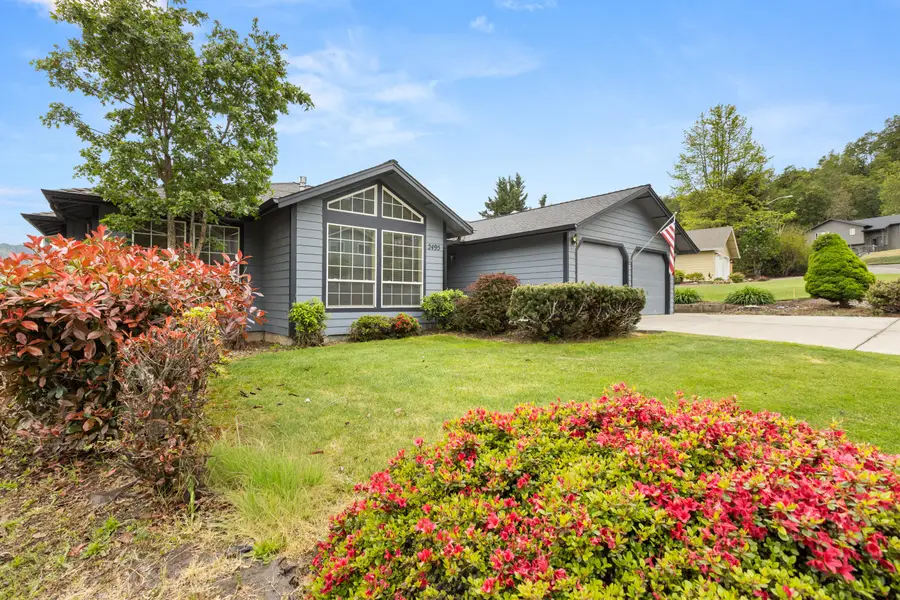 2495 NW Loma Vista Drive, Roseburg, OR 97471 - #2