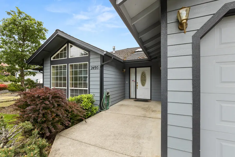 2495 NW Loma Vista Drive, Roseburg, OR 97471 - #3