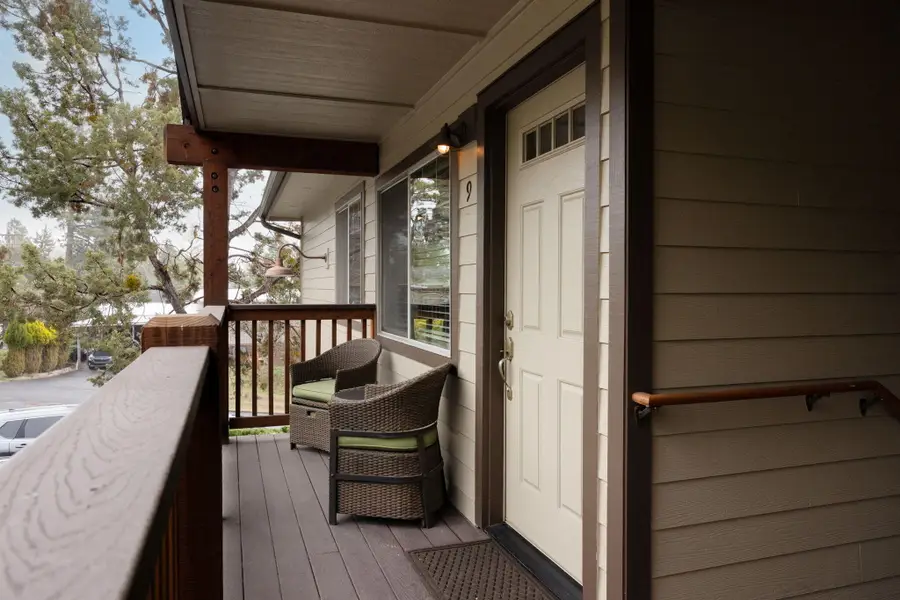1010 NW Roanoke Avenue #APT 9, Bend, OR 97703 - #3