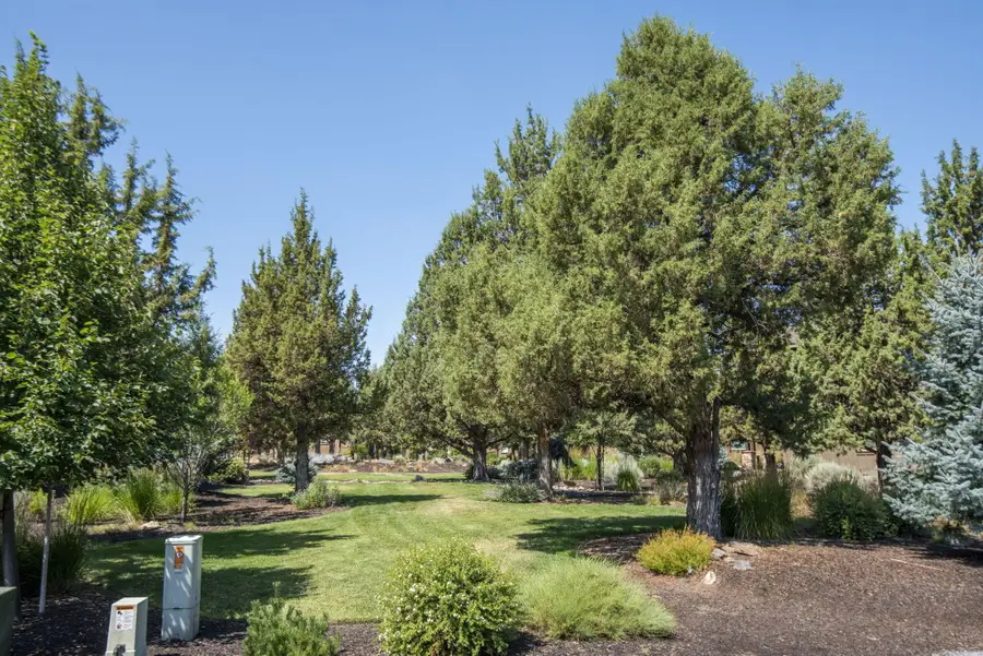 285 Vista Rim Drive, Redmond, OR 97756 - #3