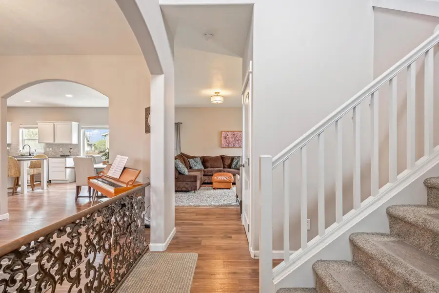 411 NE Petal Court, Madras, OR 97741 - #3