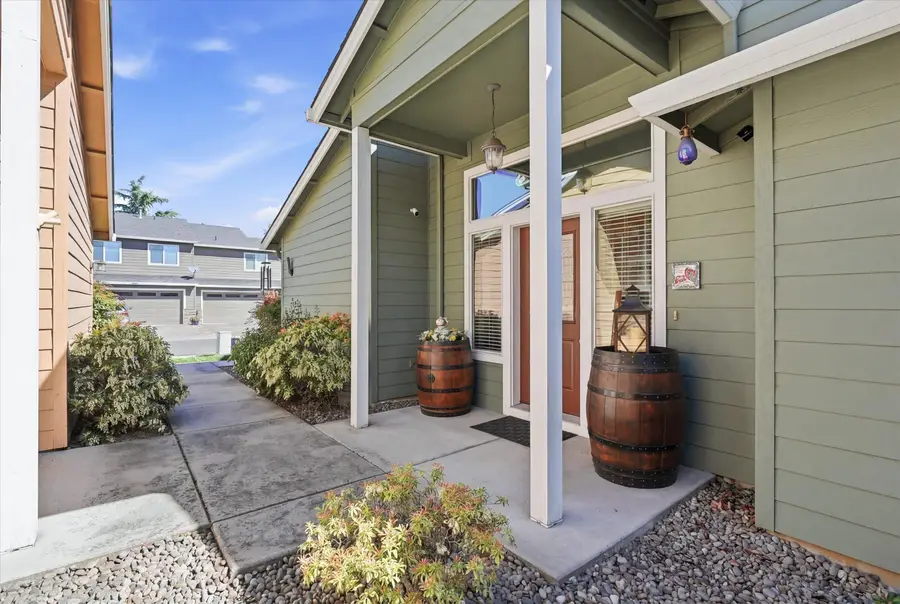 340 Live Oak Loop, Central Point, OR 97502 - #3