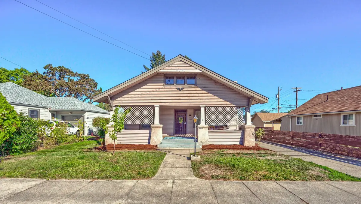 718 W 4th Street, Medford, OR 97501 - #1