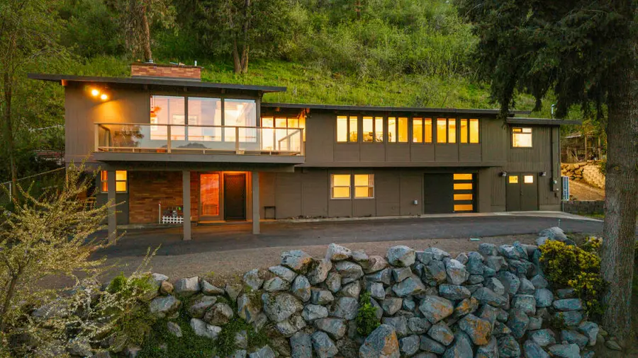 1215 Lakeshore Drive, Klamath Falls, OR 97601 - #2