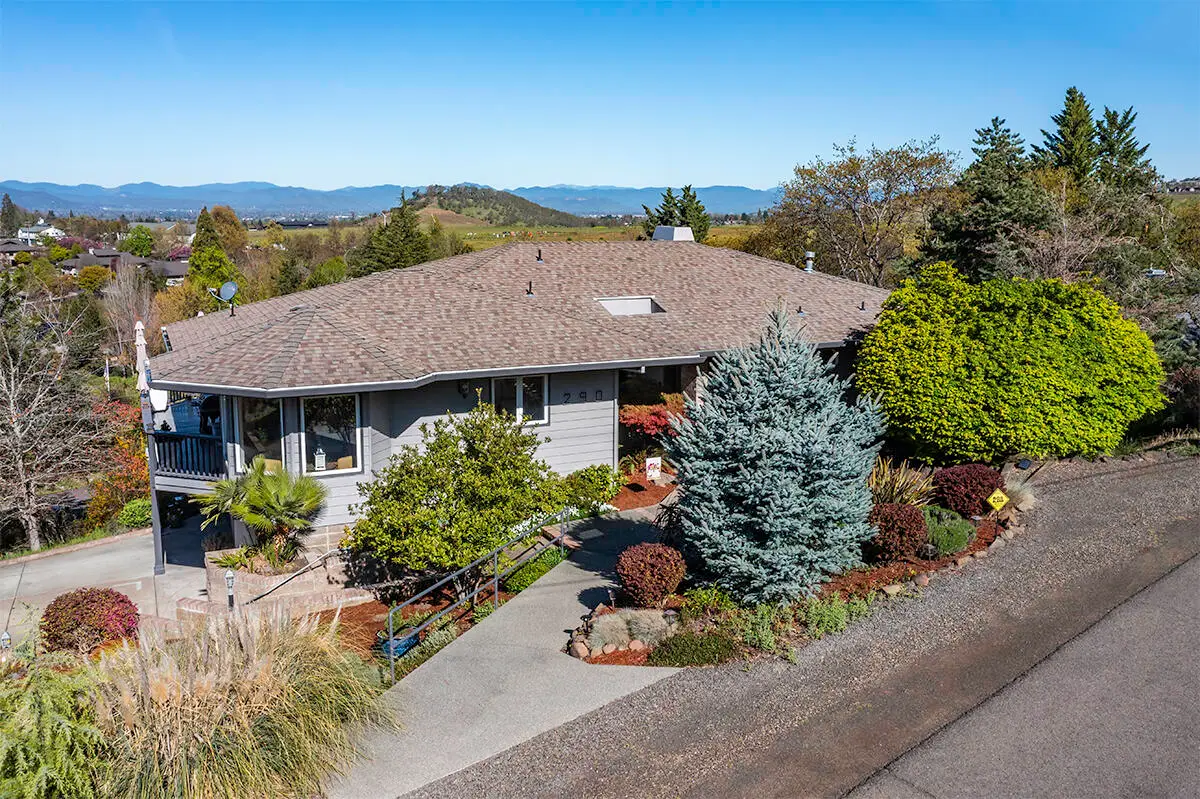 290 Harvard Place, Medford, OR 97504 - #1