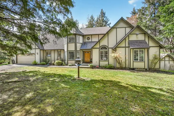 221 Hidden Valley Lane, Rogue River, OR 97537