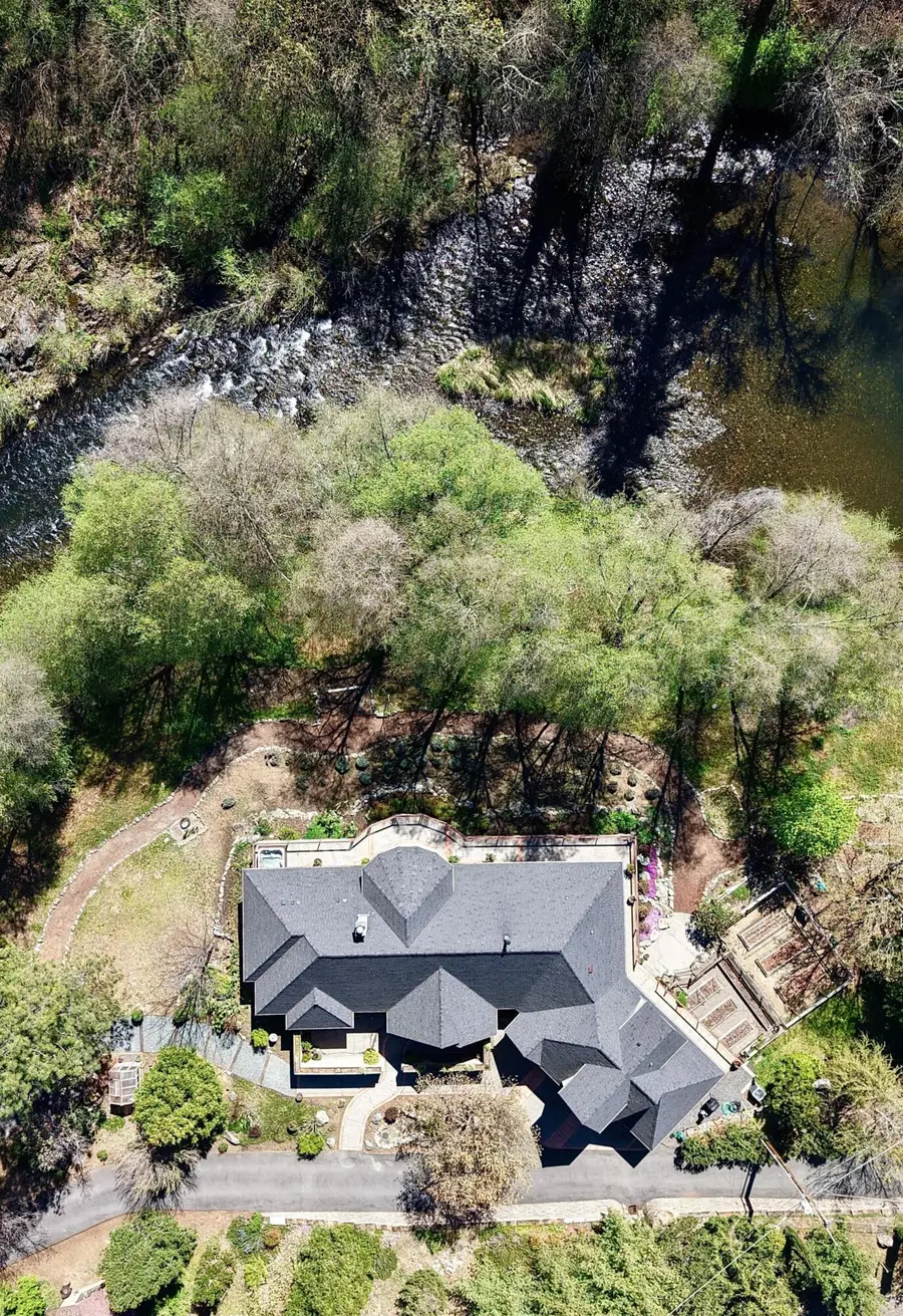 5343 Upper Applegate Road, Jacksonville, OR 97530 - #2