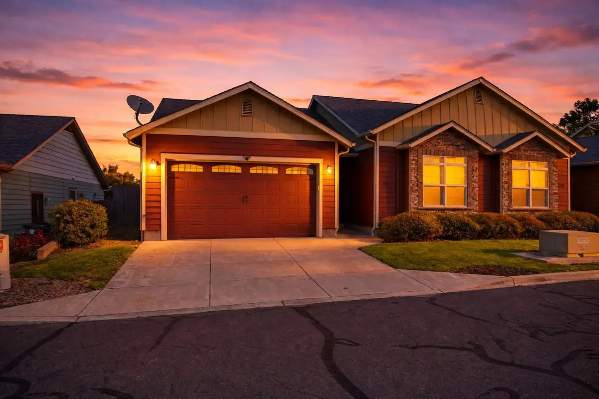 729 Amhurst Way, Medford, OR 97504 - #1