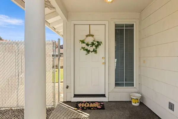 906 Brandi Way, Central Point, OR 97502