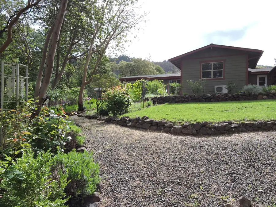 9449 Wagner Creek Road, Talent, OR 97540 - #3