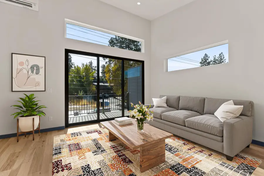 12 SW Roosevelt Avenue, Bend, OR 97702 - #2