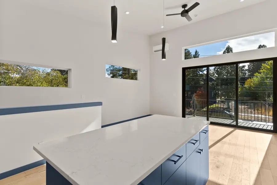 12 SW Roosevelt Avenue, Bend, OR 97702 - #3