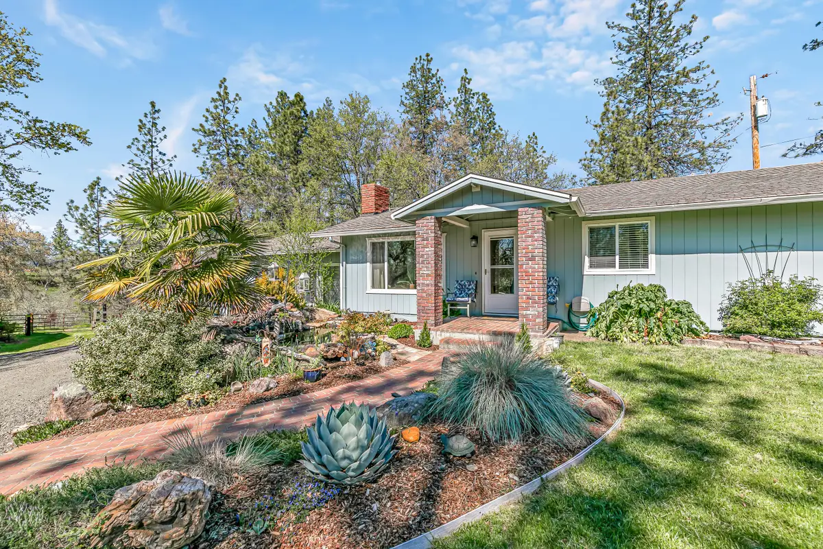 912 Mountain View Drive, Eagle Point, OR 97524 - #1