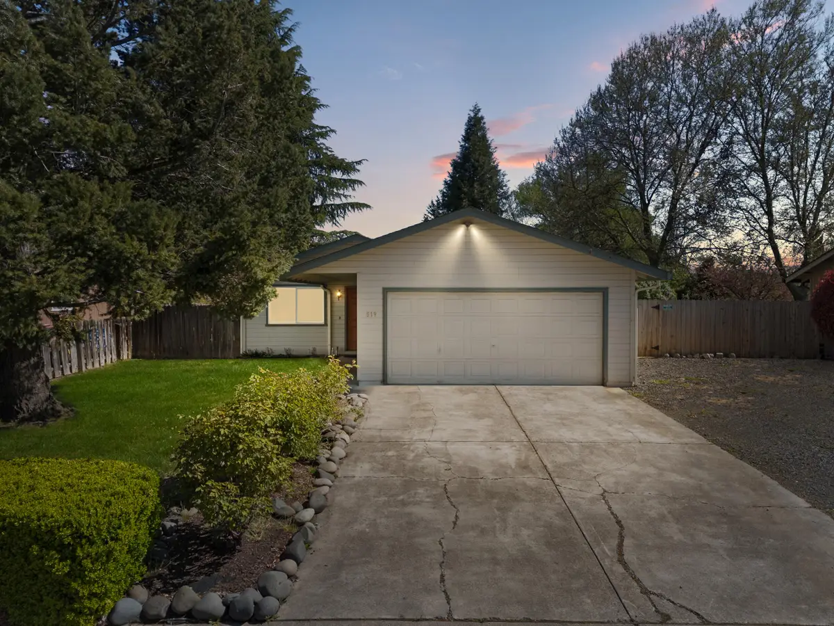 519 Glenn Way, Central Point, OR 97502 - #1