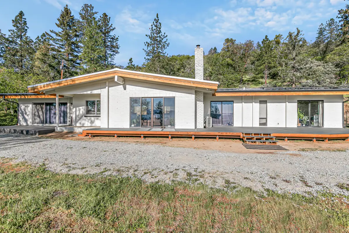 2555 Old Military Road, Central Point, OR 97502 - #1