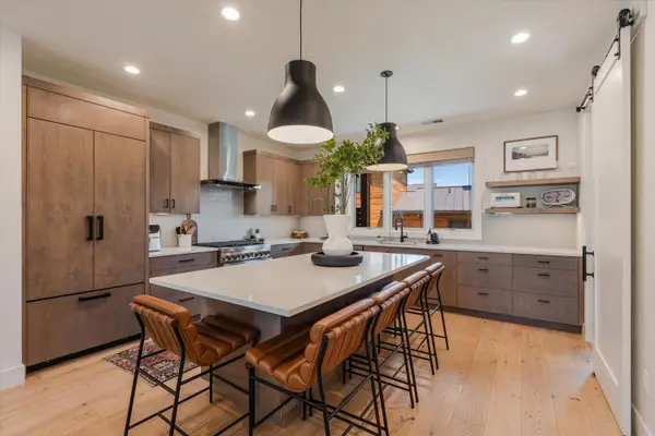 61312 Mcroberts Lane, Bend, OR 97702