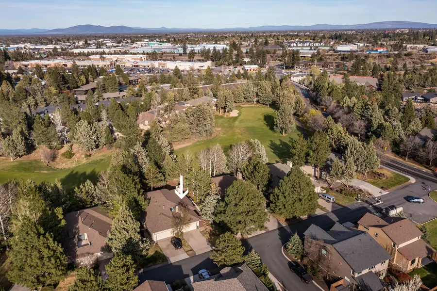 3020 NW Clubhouse Drive, Bend, OR 97703 - #3