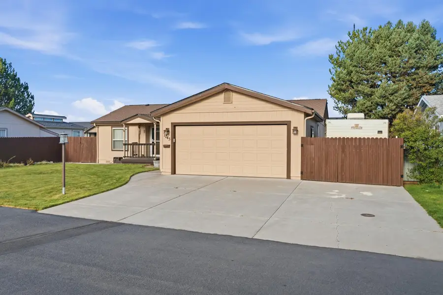 1745 NE 6th Street, Redmond, OR 97756 - #2
