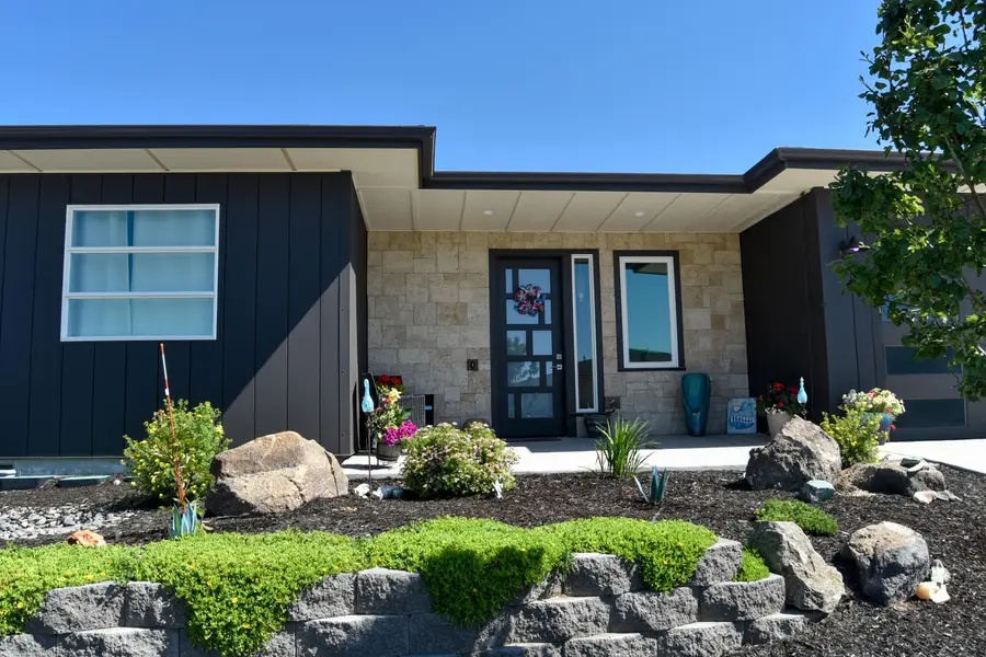 4637 SW Antelope Avenue, Redmond, OR 97756 - #3