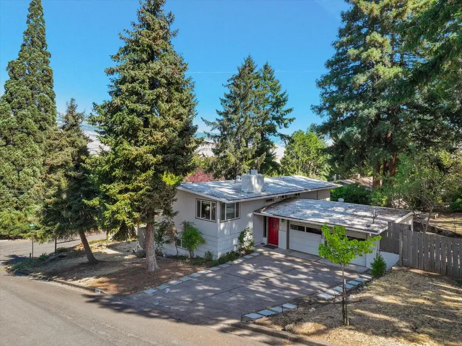 1120 Beswick Way, Ashland, OR 97520 - #3