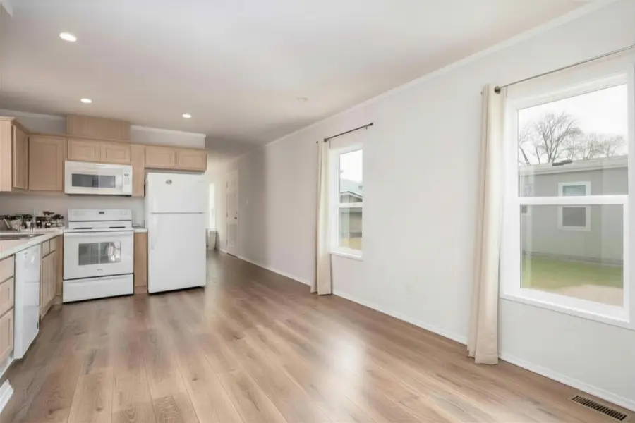 460 Arnos Street #27, Talent, OR 97540 - #3