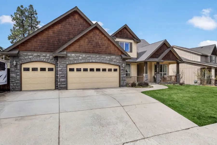 927 SE Briarwood Court, Bend, OR 97702 - #2