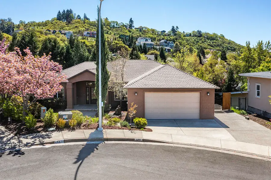 4289 Murryhill Court, Medford, OR 97504 - #2