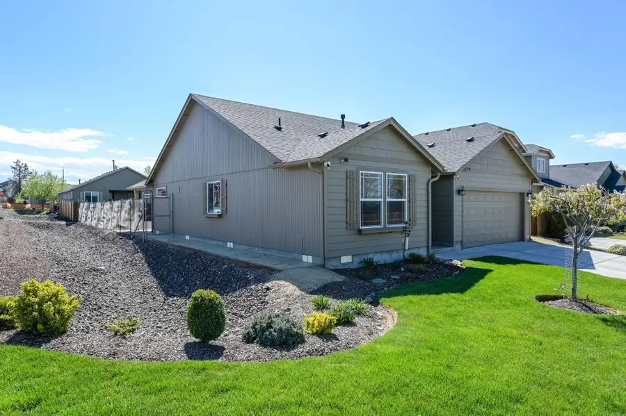 3312 NW Dogwood Avenue, Redmond, OR 97756 - #2