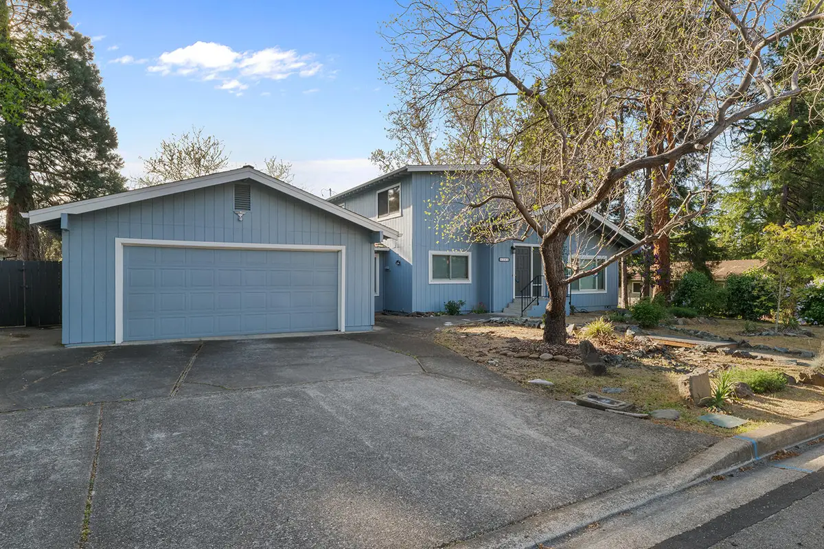 1245 Valley View Drive, Medford, OR 97504 - #1