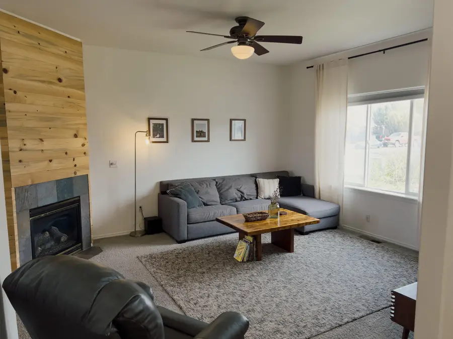 2475 NE 7th Lane, Redmond, OR 97756 - #2