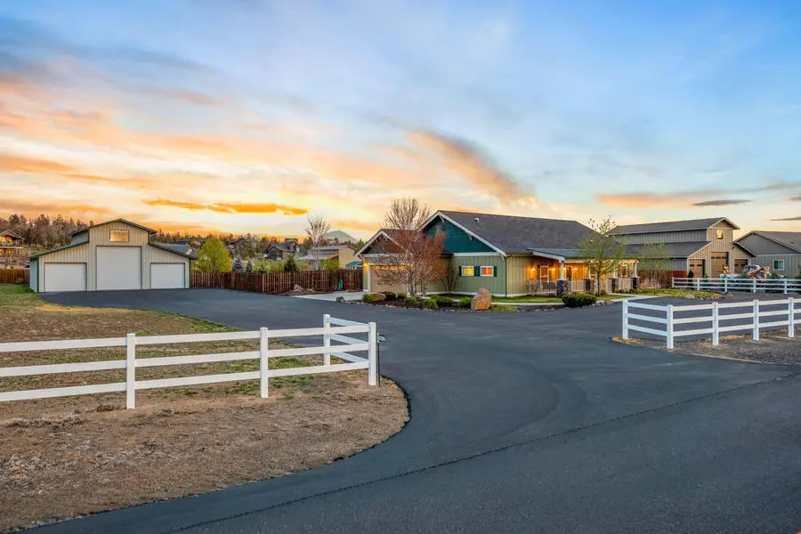 4290 NW 39th Drive, Redmond, OR 97756 - #2