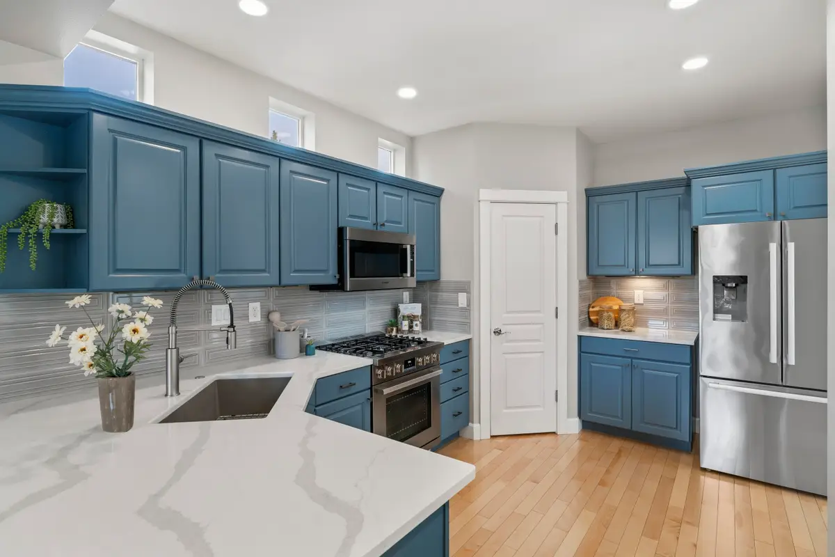 61425 Davis Lake Loop, Bend, OR 97702 - #1