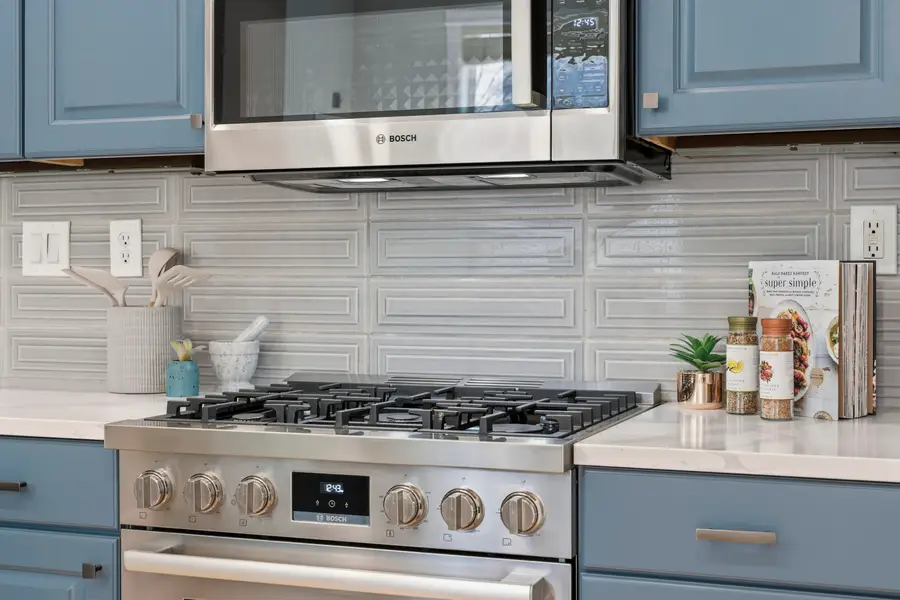 61425 Davis Lake Loop, Bend, OR 97702 - #2