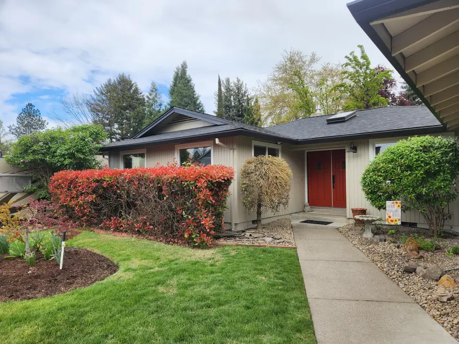 2591 Cedar Links Drive, Medford, OR 97504 - #2