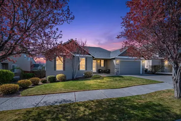 2372 NW Hazelwood Avenue, Redmond, OR 97756