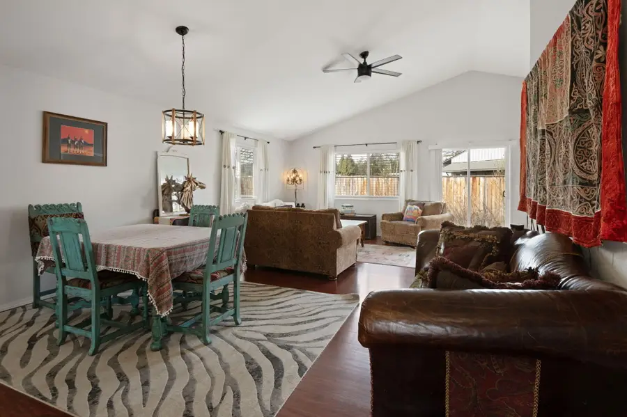 471 N Songbird Street, Sisters, OR 97759 - #3