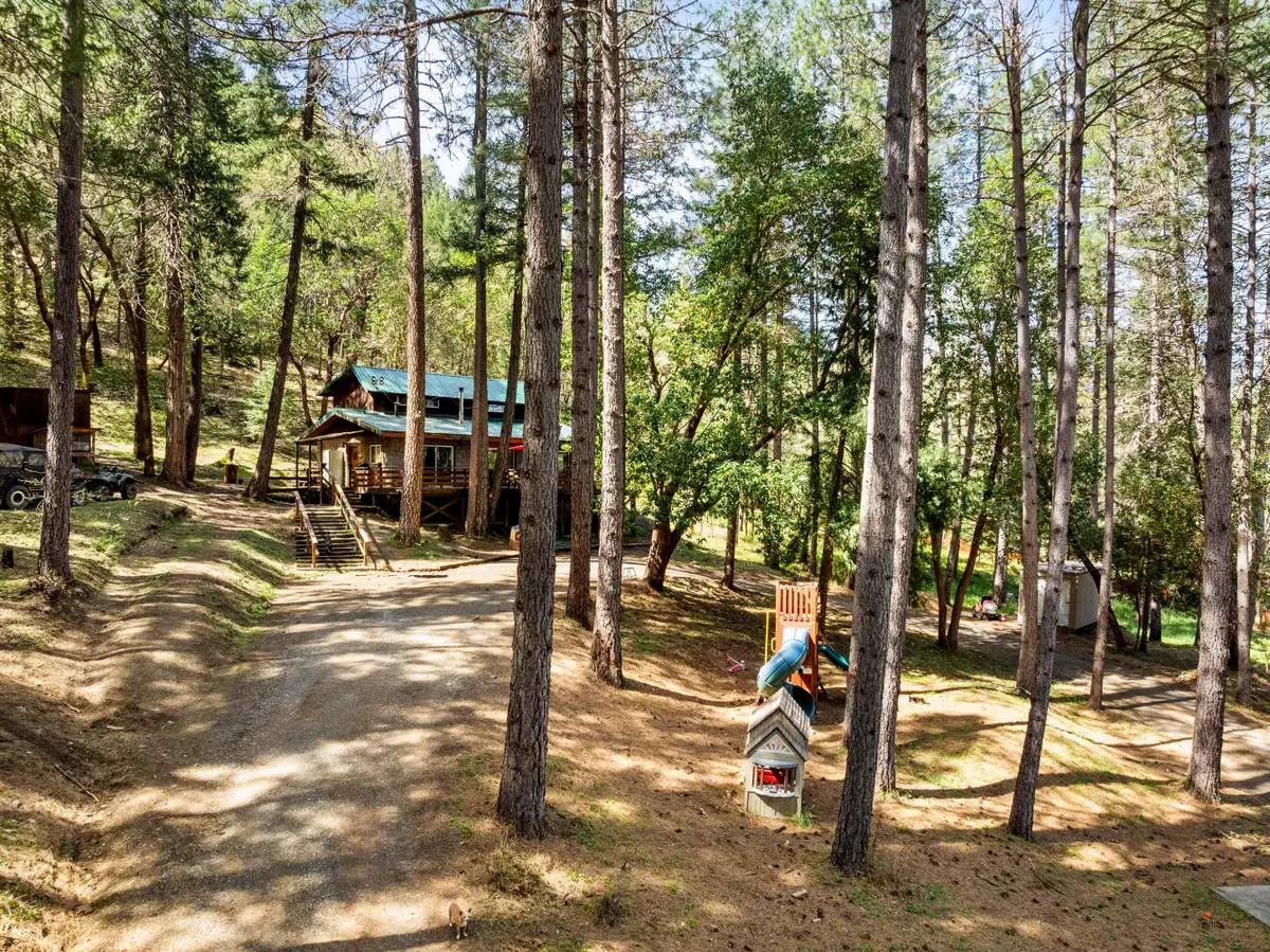 5793 W Evans Creek Road, Rogue River, OR 97537 - #1