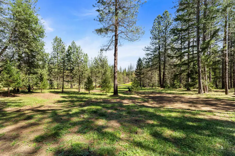 5793 W Evans Creek Road, Rogue River, OR 97537 - #3