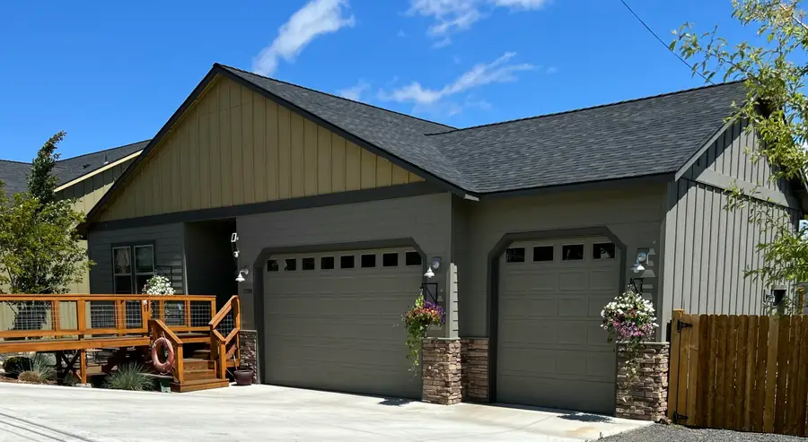 2788 SW 34th Street, Redmond, OR 97756 - #2