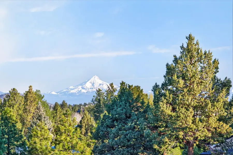 59871 Calgary Loop, Bend, OR 97702 - #3