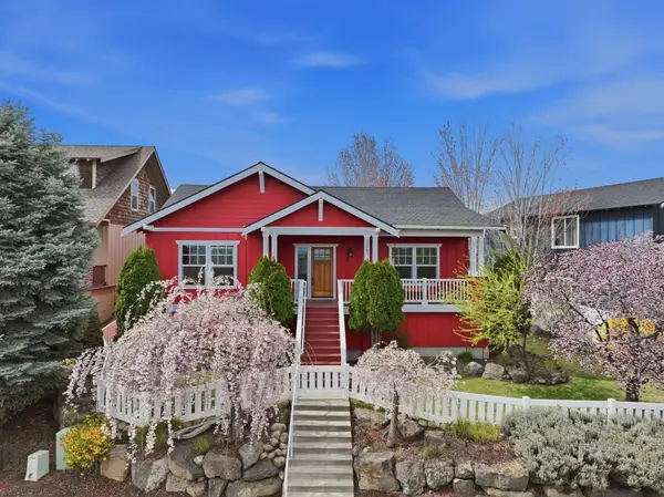 2225 SW 36th Court, Redmond, OR 97756