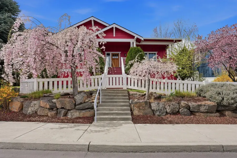 2225 SW 36th Court, Redmond, OR 97756 - #3