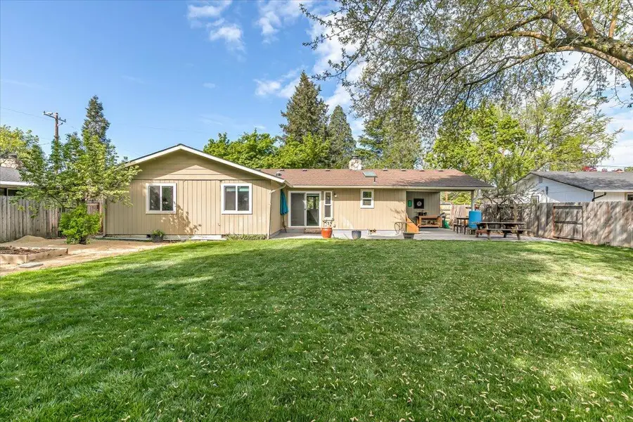 1883 S Peach Street, Medford, OR 97501 - #3