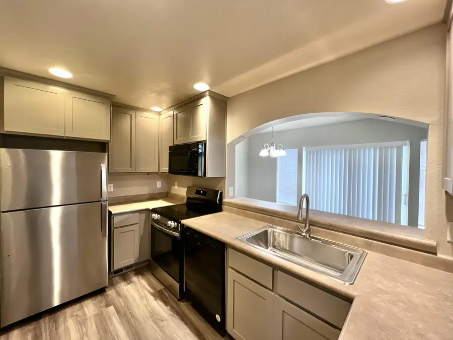 303 Live Oak Loop, Central Point, OR 97502 - #2