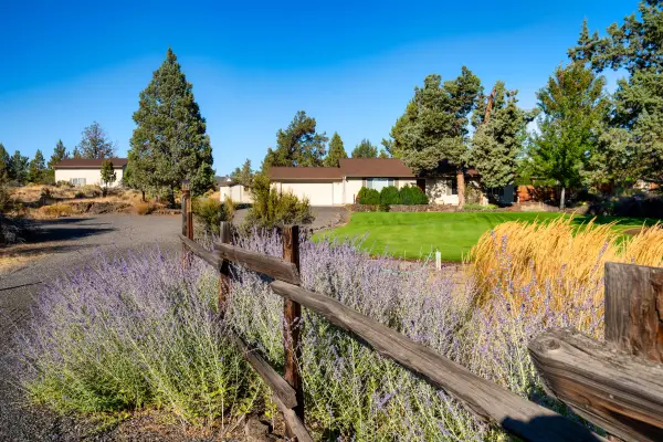 6563 NW Homestead Way, Redmond, OR 97756